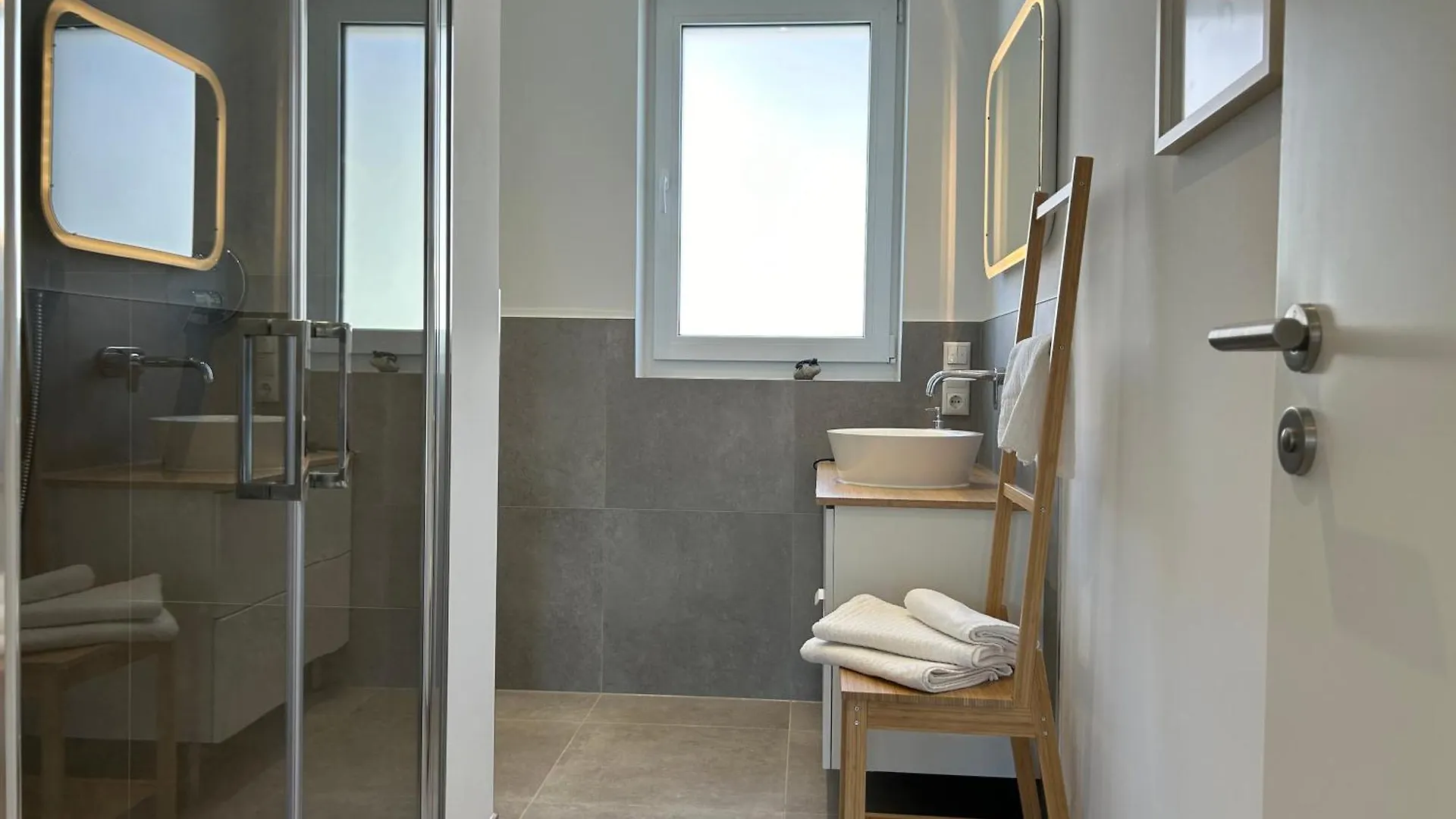 Neues Trendy Dachgeschossloft Apartment Hannover