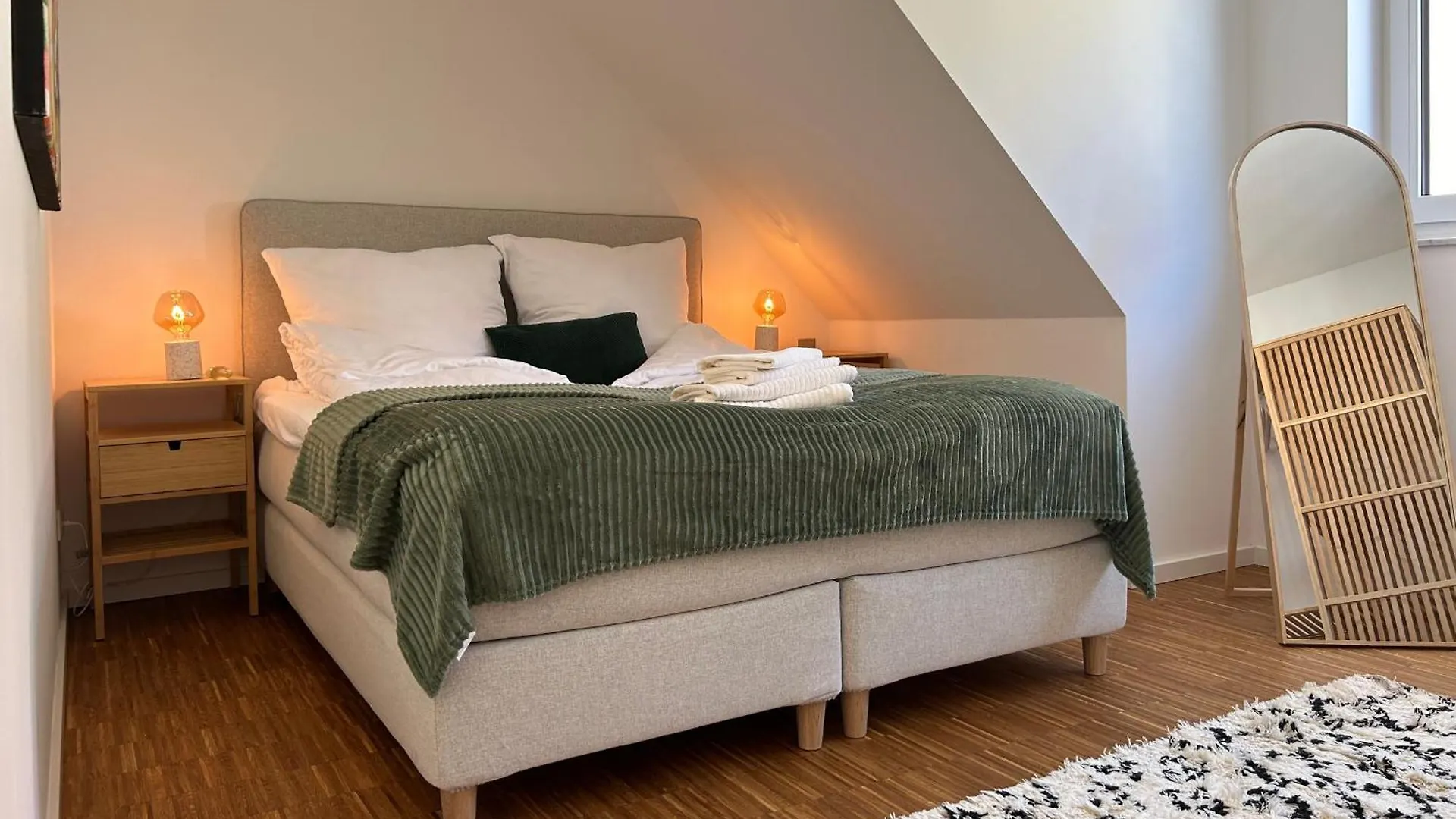 Neues Trendy Dachgeschossloft Apartment Hannover